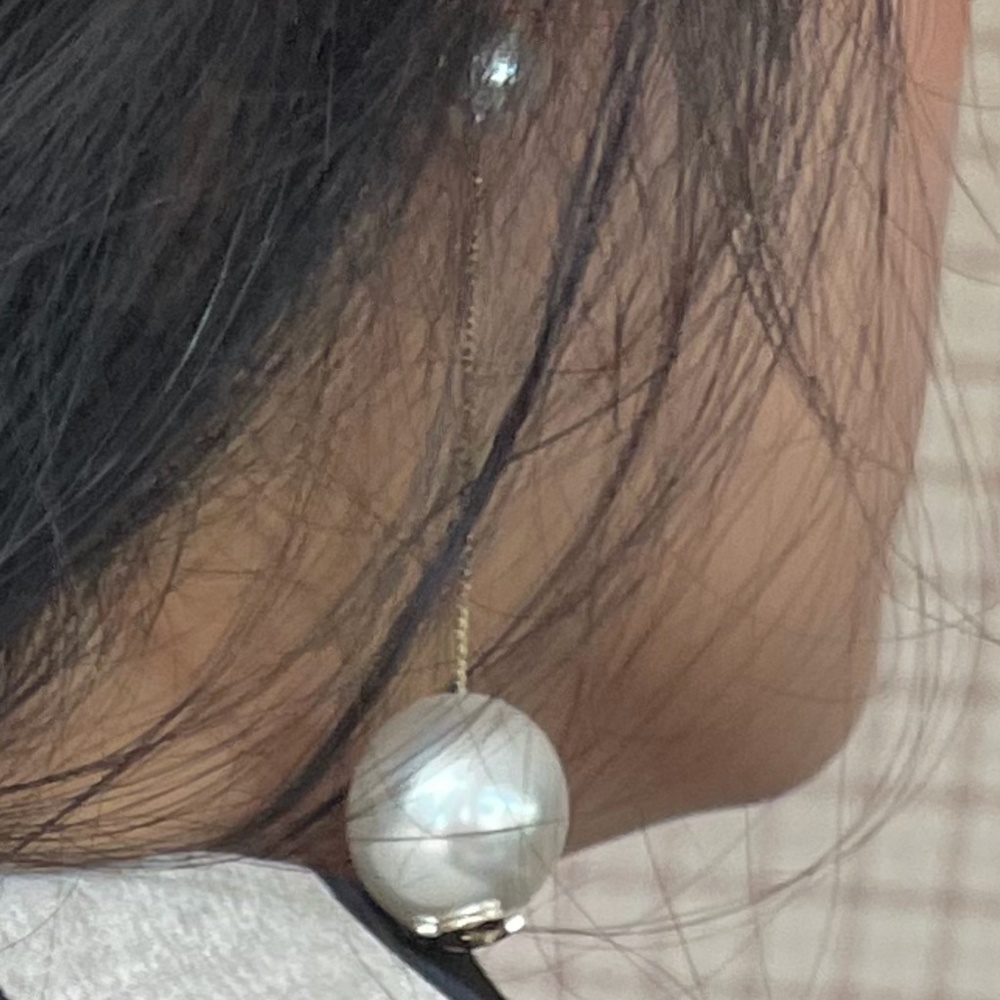 Authentic Chanel earrings! Limited edition - Picture 3 of 4